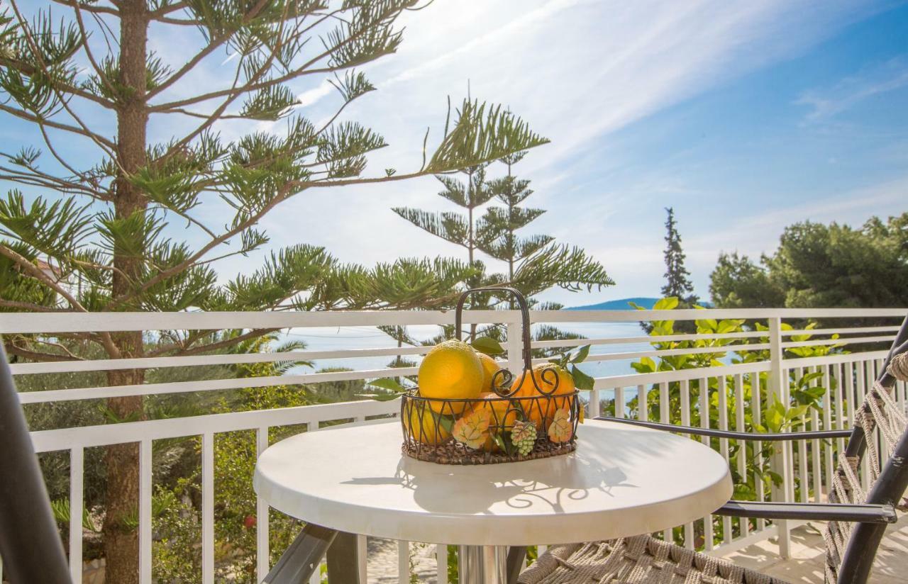 Tolon Beach Hotel Екстер'єр фото