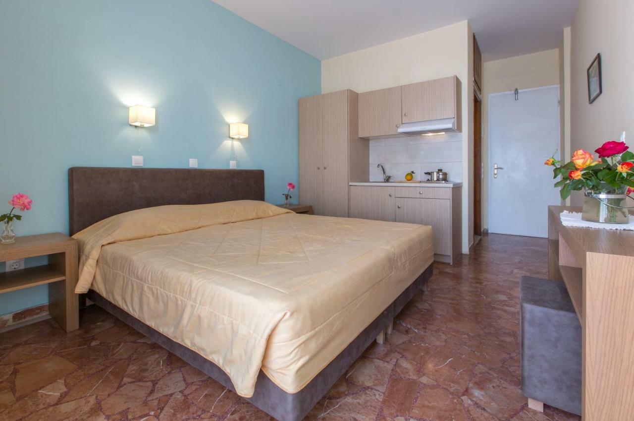 Tolon Beach Hotel Екстер'єр фото