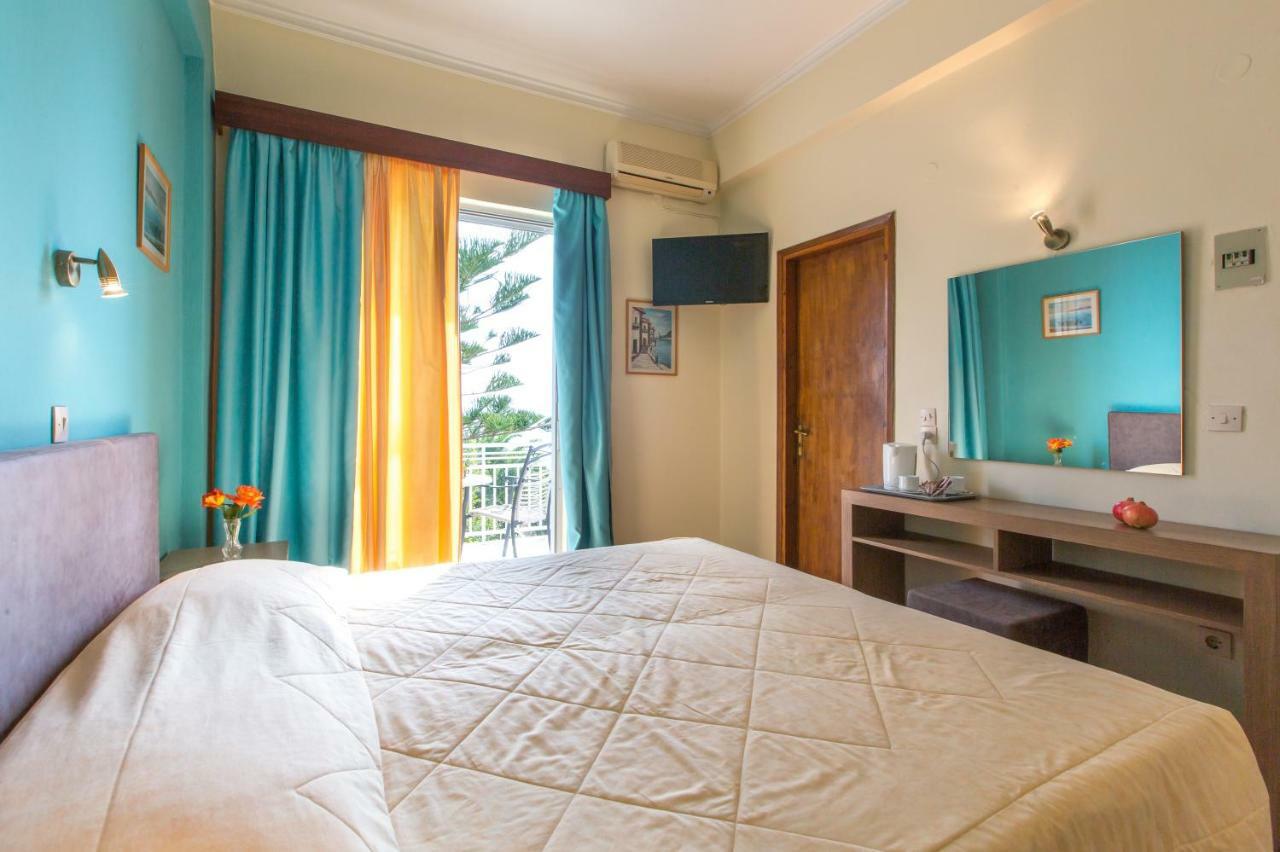 Tolon Beach Hotel Екстер'єр фото