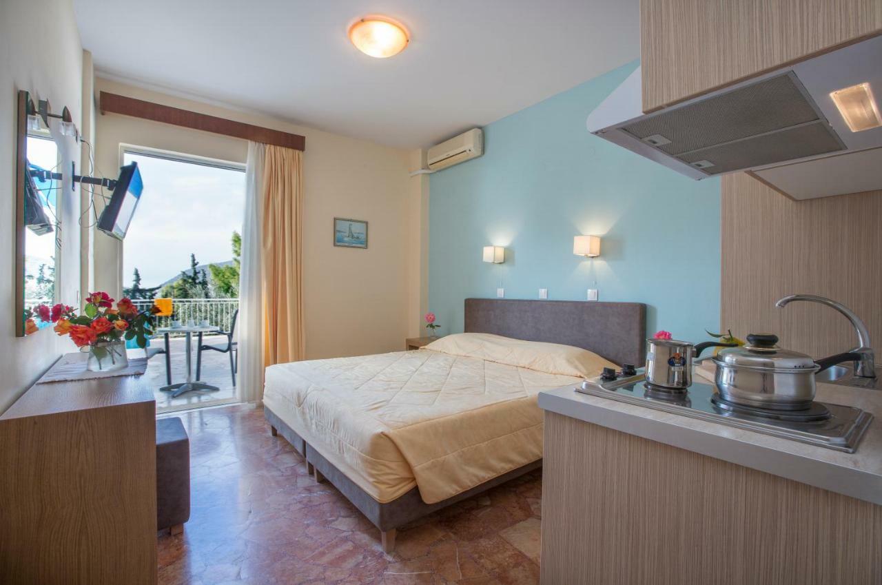 Tolon Beach Hotel Екстер'єр фото